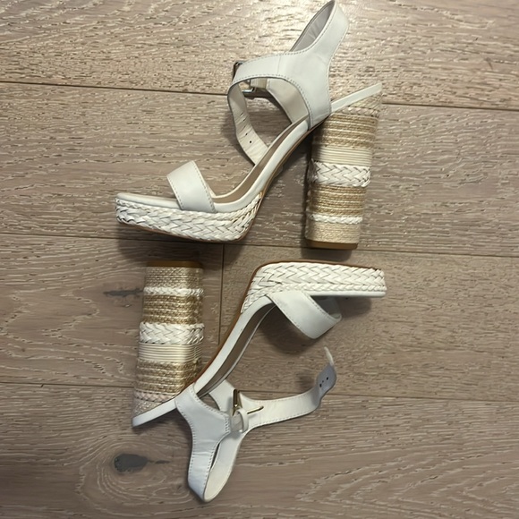 Hamptons Weekend Heel - Picture 3 of 4